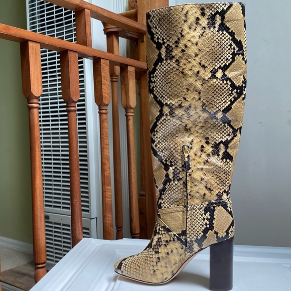 Tory Burch Pull On Snake Embossed Heel Boots Size 7 new - Picture 6 of 13